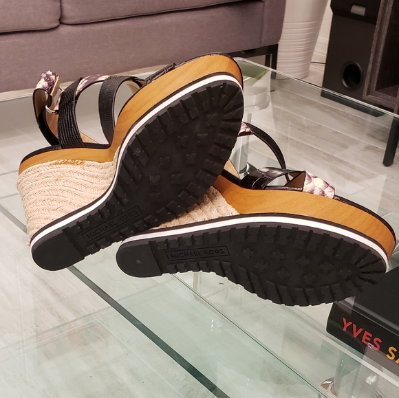 EUC - Michael Kors mixed media, snakeskin and croc leather wedge platform sandal - Picture 8 of 11